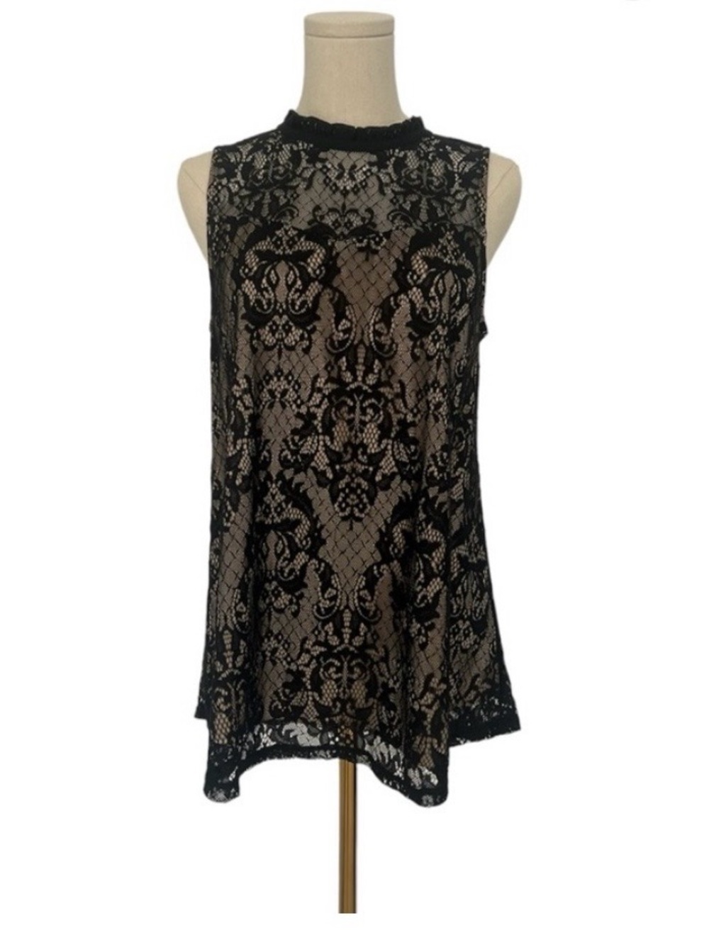 Fortune & Ivy Sleeveless Lace Blouse